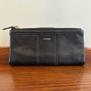 Fossil Ella Clutch Black Leather EUC